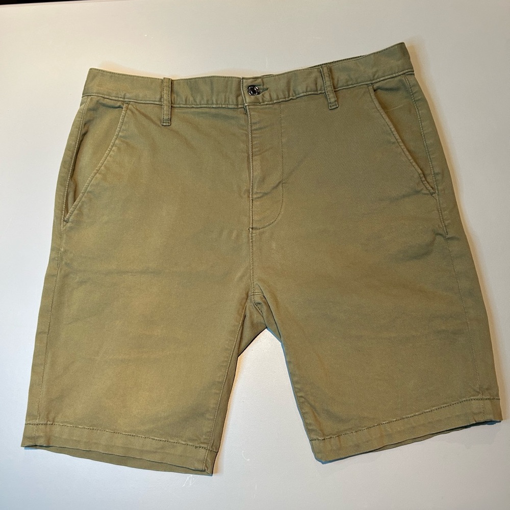 7 For All Mankind Seven Cargo Denim Style Shorts Size 32 Men NWOT